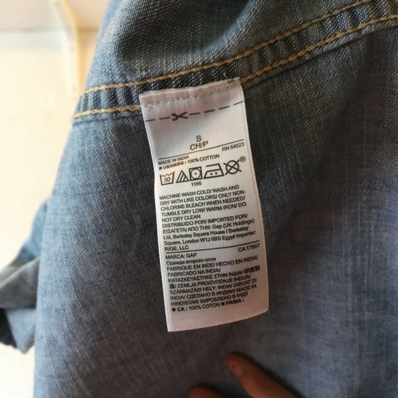 Gap Chambray Denim Button Up - Picture 6 of 6